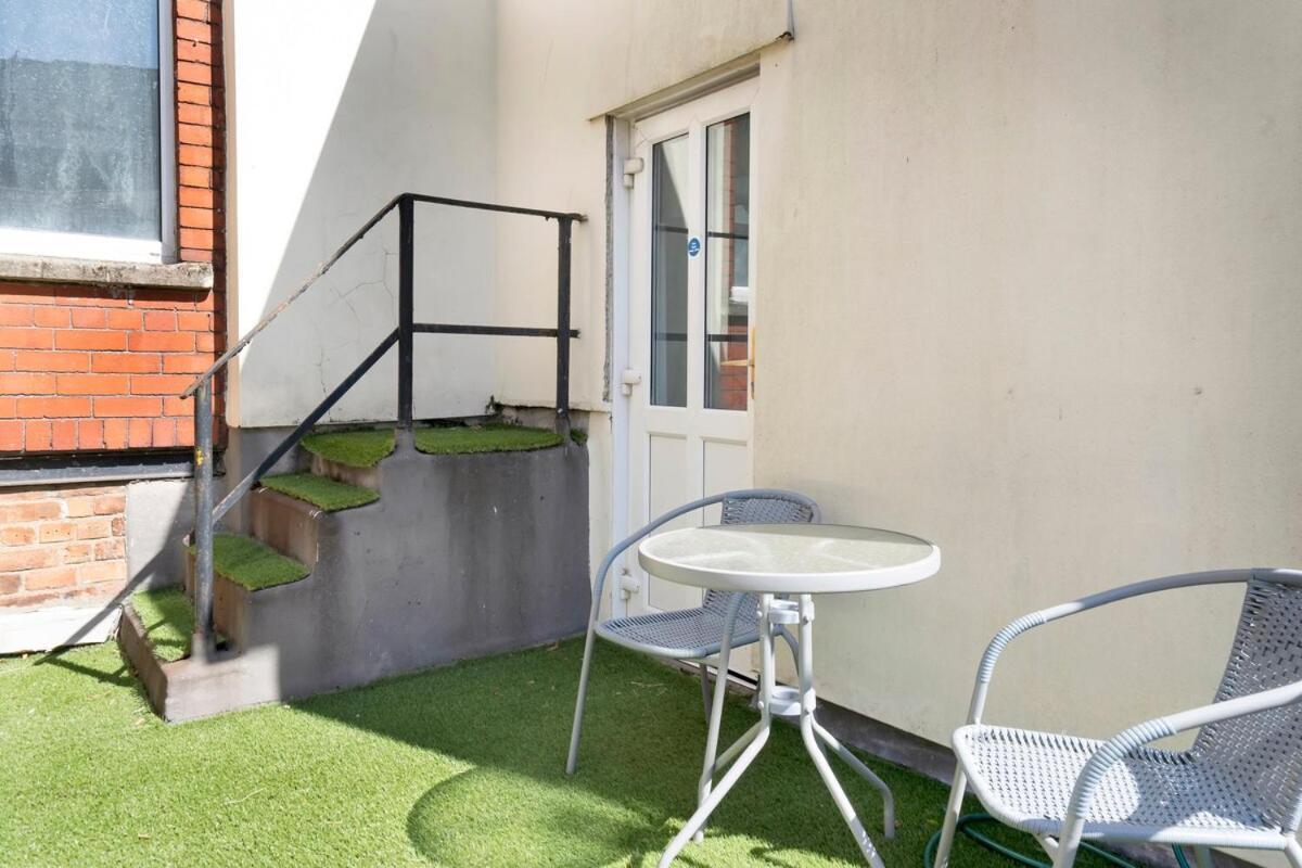 Spacious - - Fast Wifi - Netflix Apartment Cardiff