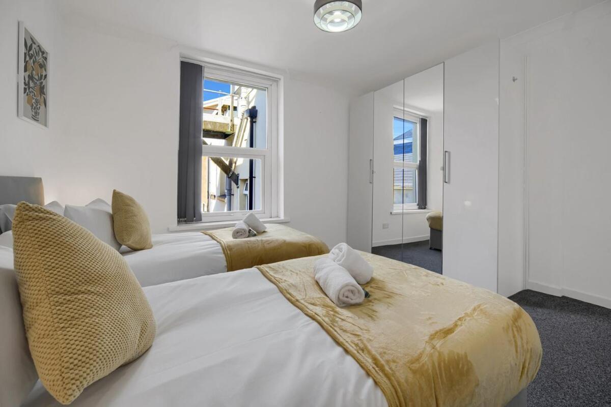 Spacious - - Fast Wifi - Netflix