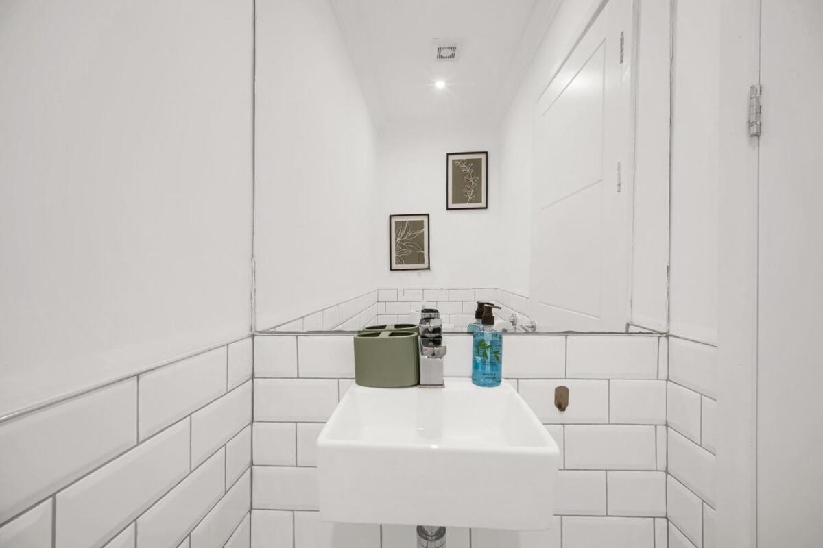 Spacious - - Fast Wifi - Netflix Apartment *