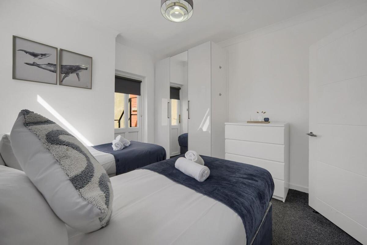 Spacious - - Fast Wifi - Netflix Apartment *
