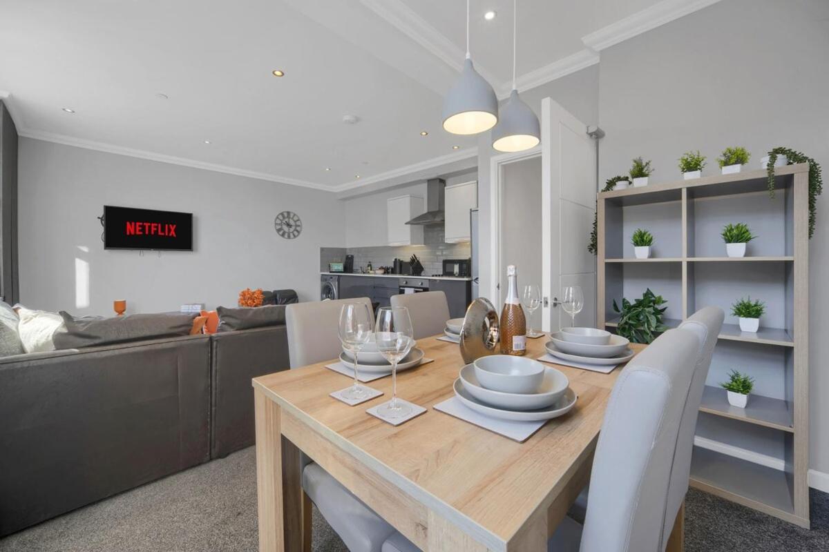 Spacious - - Fast Wifi - Netflix Apartment *
