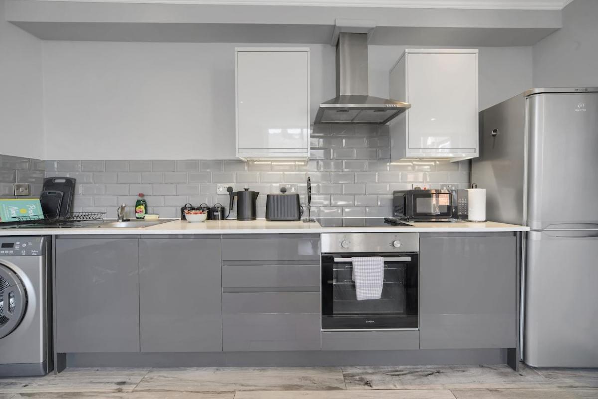 Spacious - - Fast Wifi - Netflix Apartment Cardiff