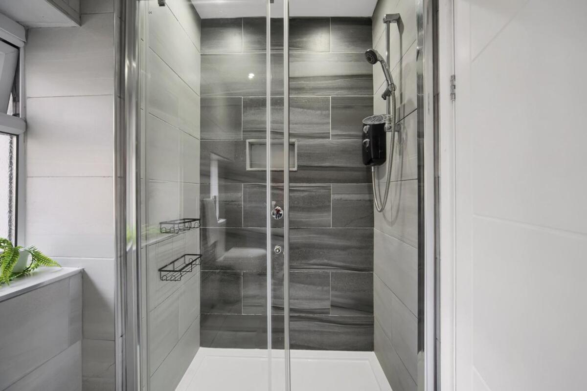 Spacious - - Fast Wifi - Netflix *