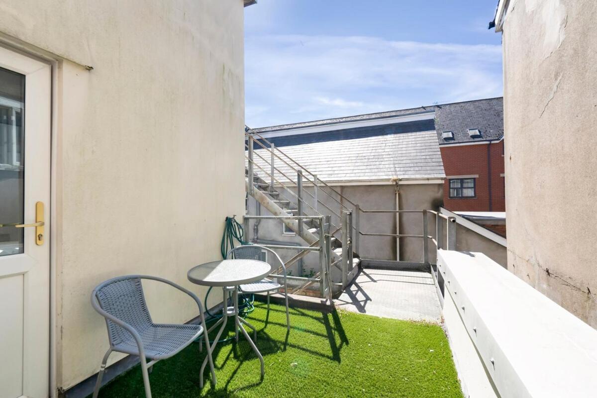Apartment Spacious - - Fast Wifi - Netflix