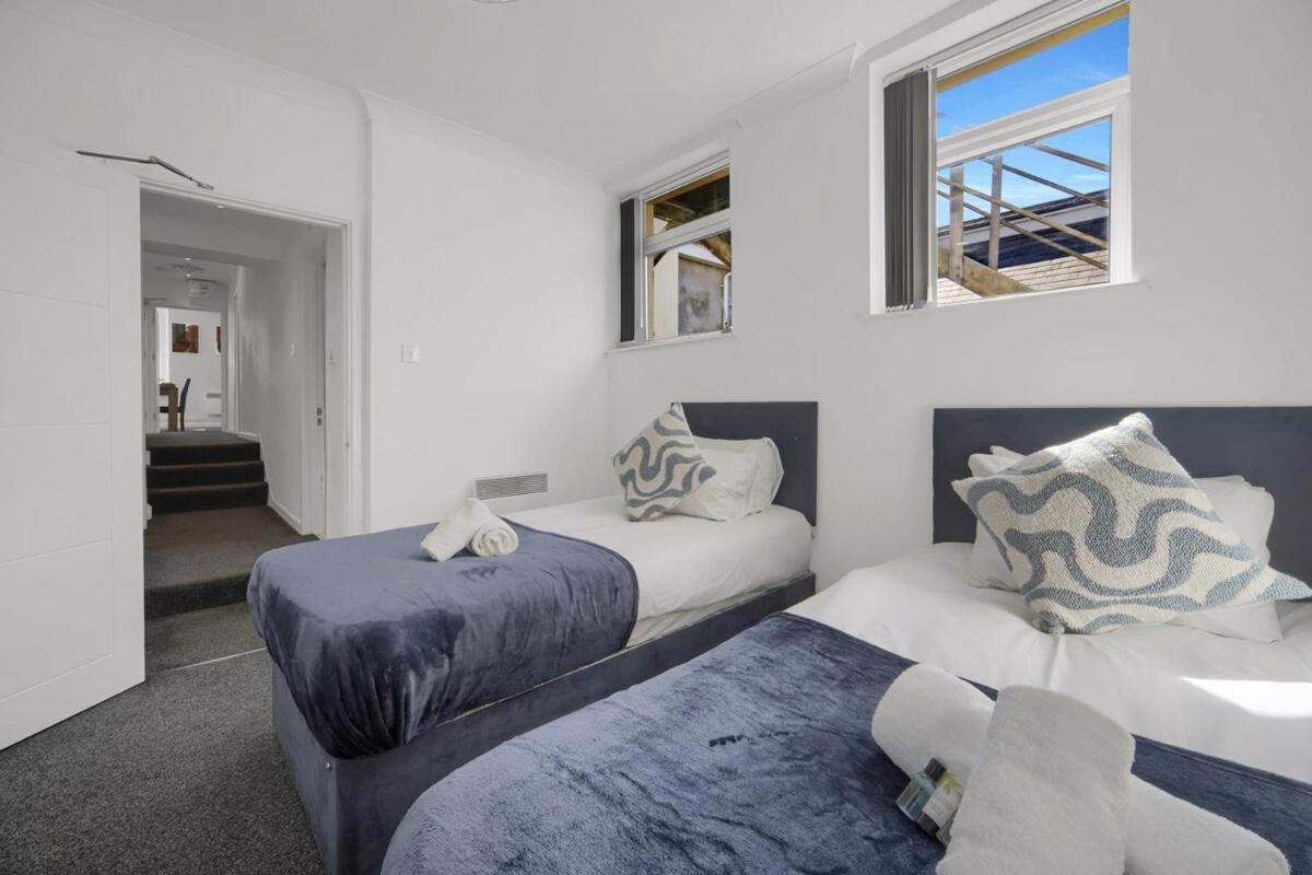 Spacious - - Fast Wifi - Netflix