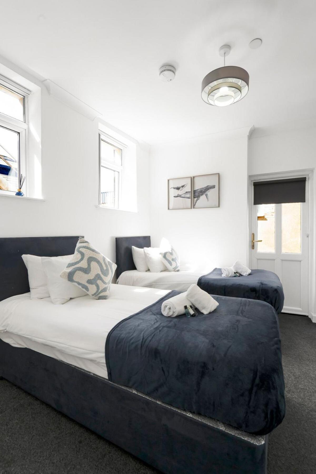 Spacious - - Fast Wifi - Netflix Apartment *