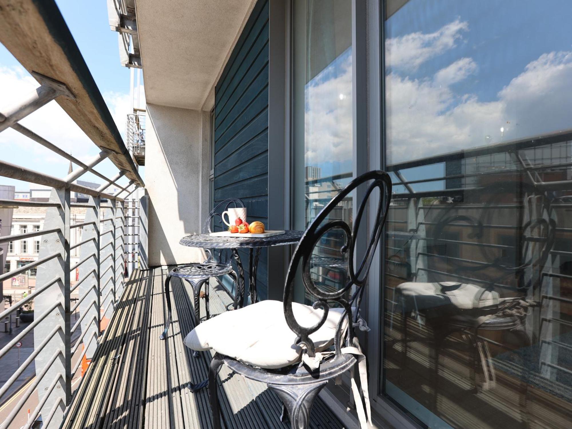 Apartment Queen Street By N And N Stays, Close To Centre, Restaurants And Shops, Secure Private Parking Cardiff