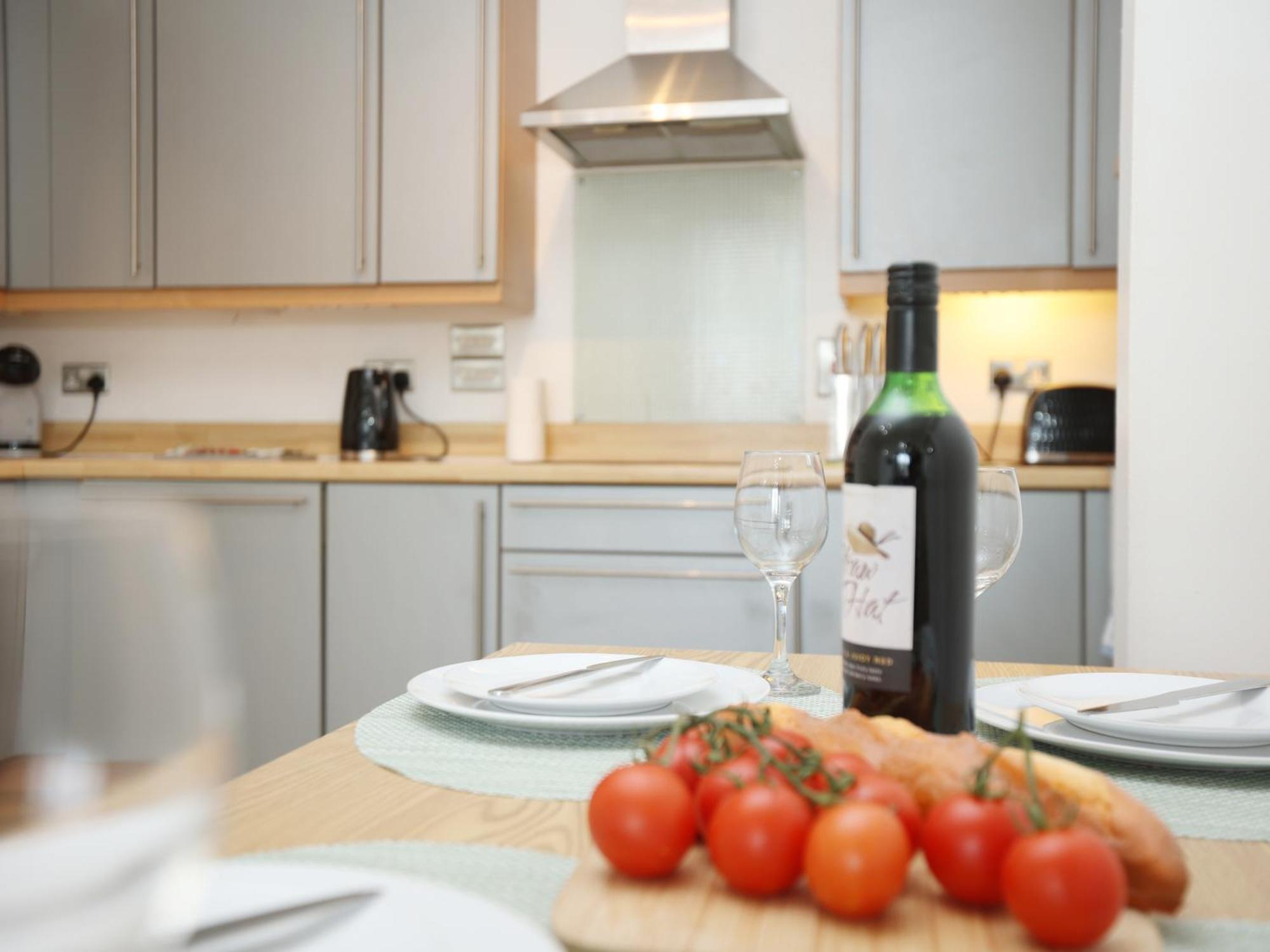 Queen Street By N And N Stays, Close To Centre, Restaurants And Shops, Secure Private Parking Apartment *