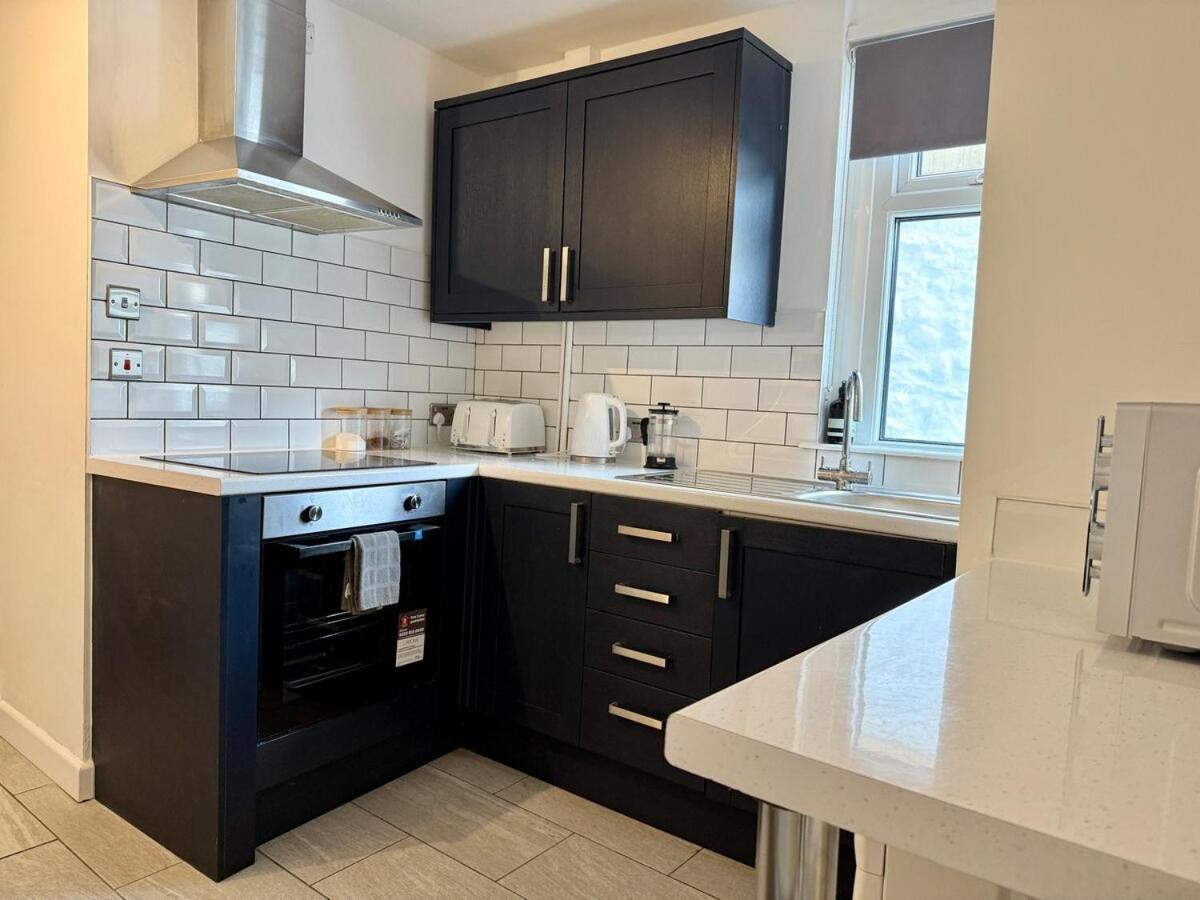 Apartment 2 Bedroom Garden Free Parking Cardiff