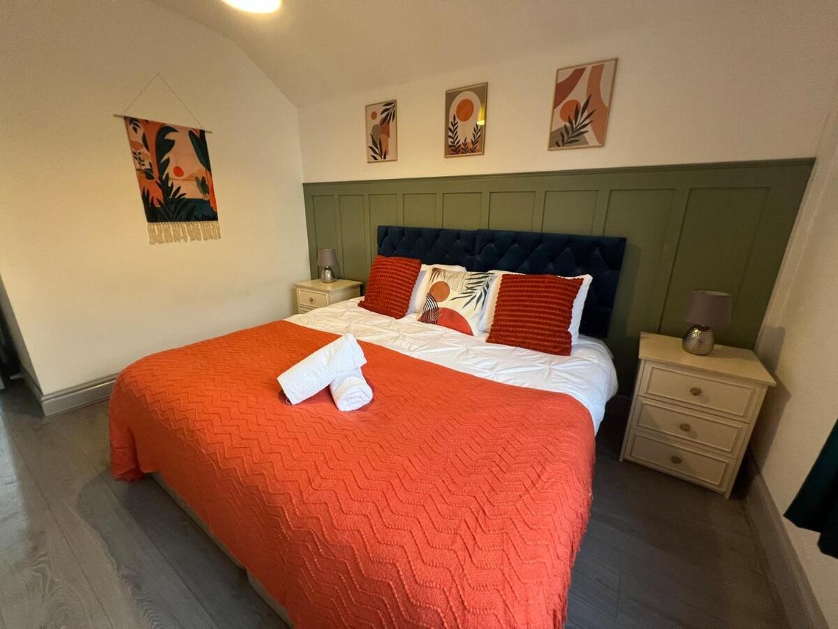 Holiday home Spacious 4 Bed House In Great Location Cardiff