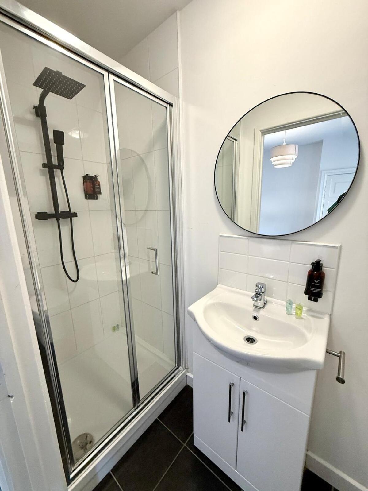 Centre Embankment View Sleeps 3 Apartment