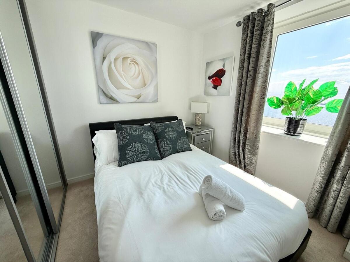 Luxury Waterfront With Panoramic View Cardiff