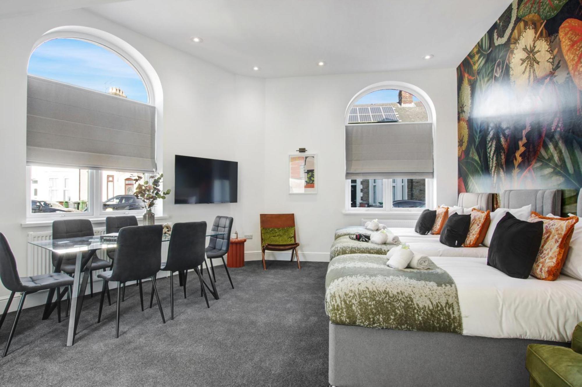 Stadium View - Newly Renovated Apartment