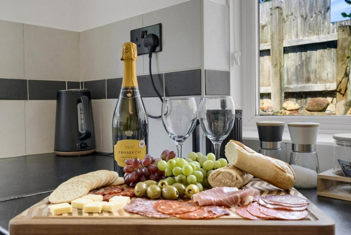 & Chic - Huge - Free Wifi & Parking * Cardiff