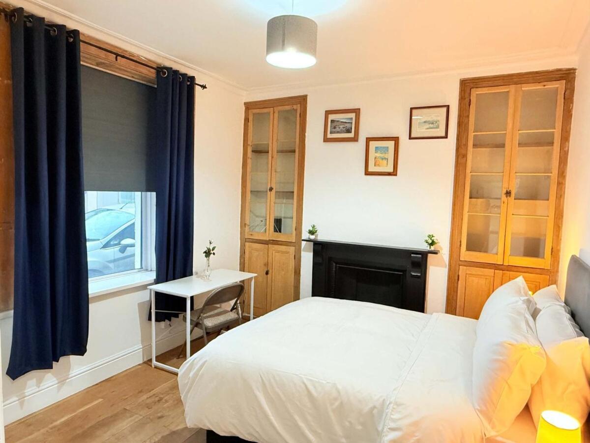 Spacious 4 Bed House Near Centre With Parking Cardiff