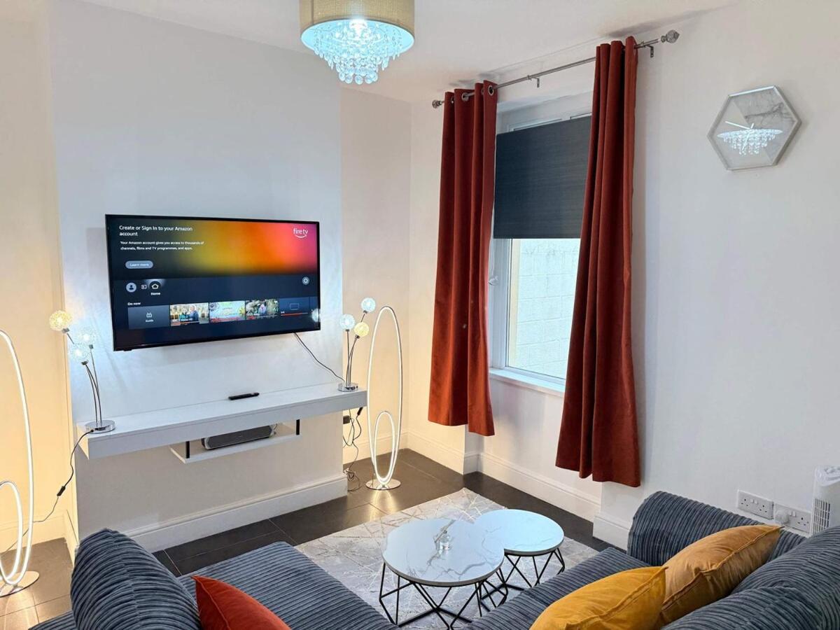 Spacious 4 Bed House Near Centre With Parking Cardiff