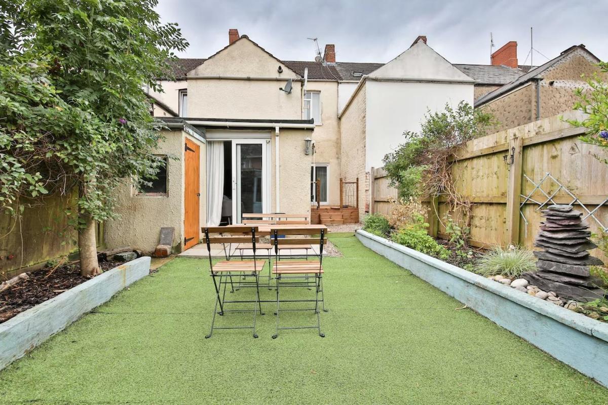 2 Bedroom Stunning - Sleeps 6 - Location Apartment