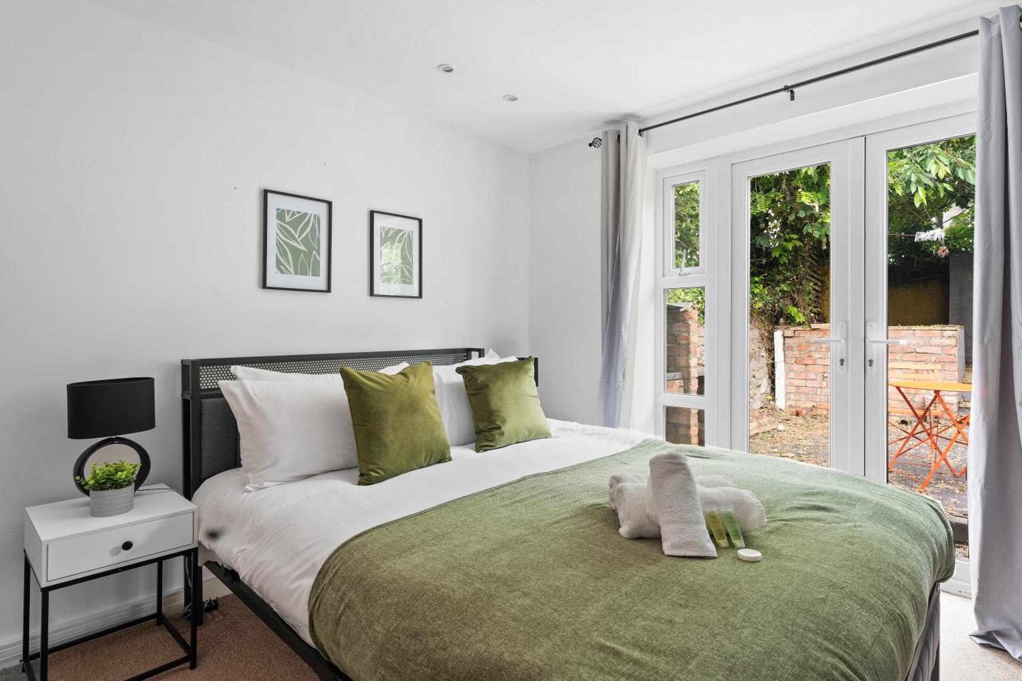 Modern 1br King Size Bed -free Wifi & Parking * Cardiff