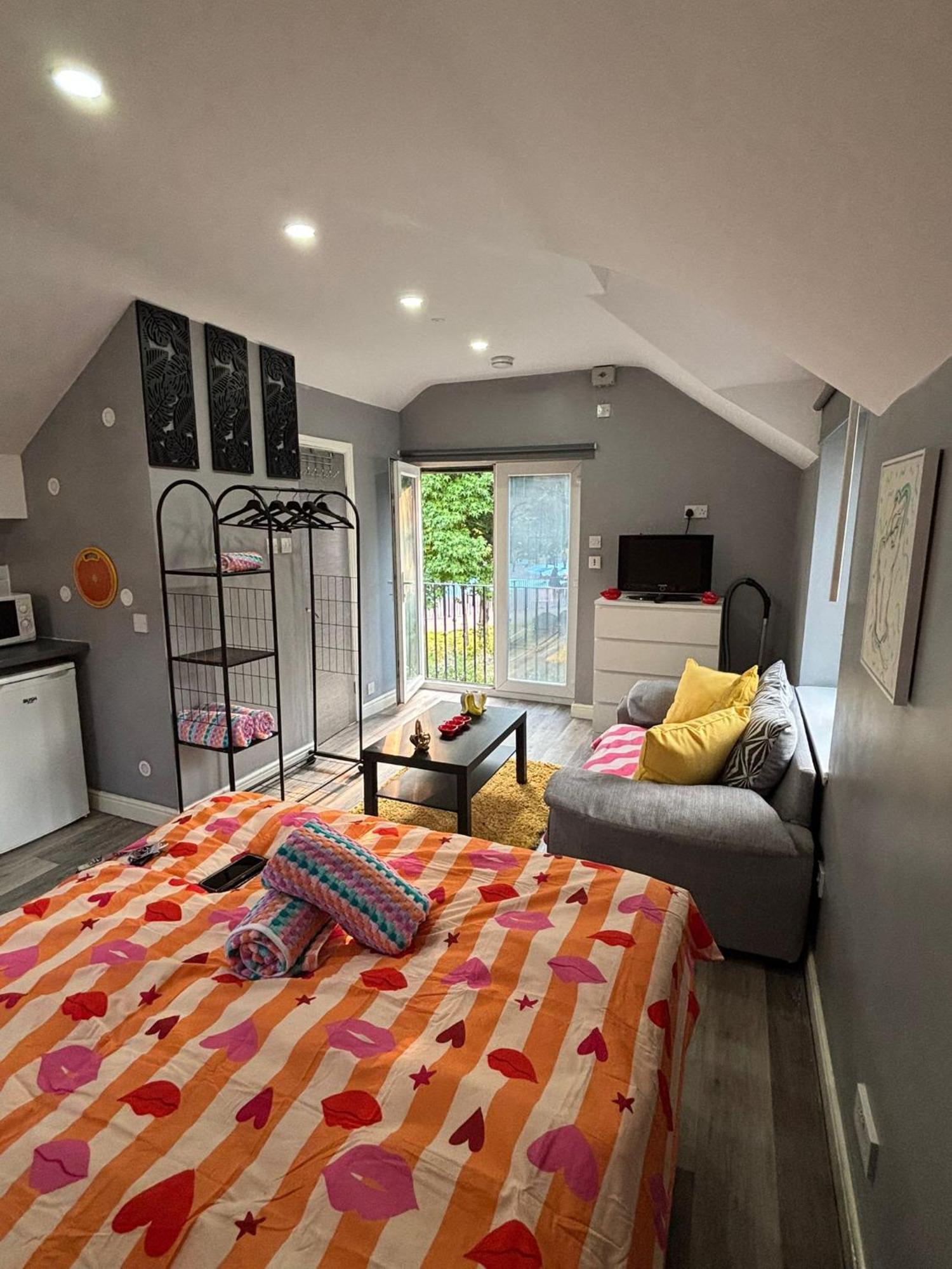 A Stylish Private In The Heart Of The Apartment