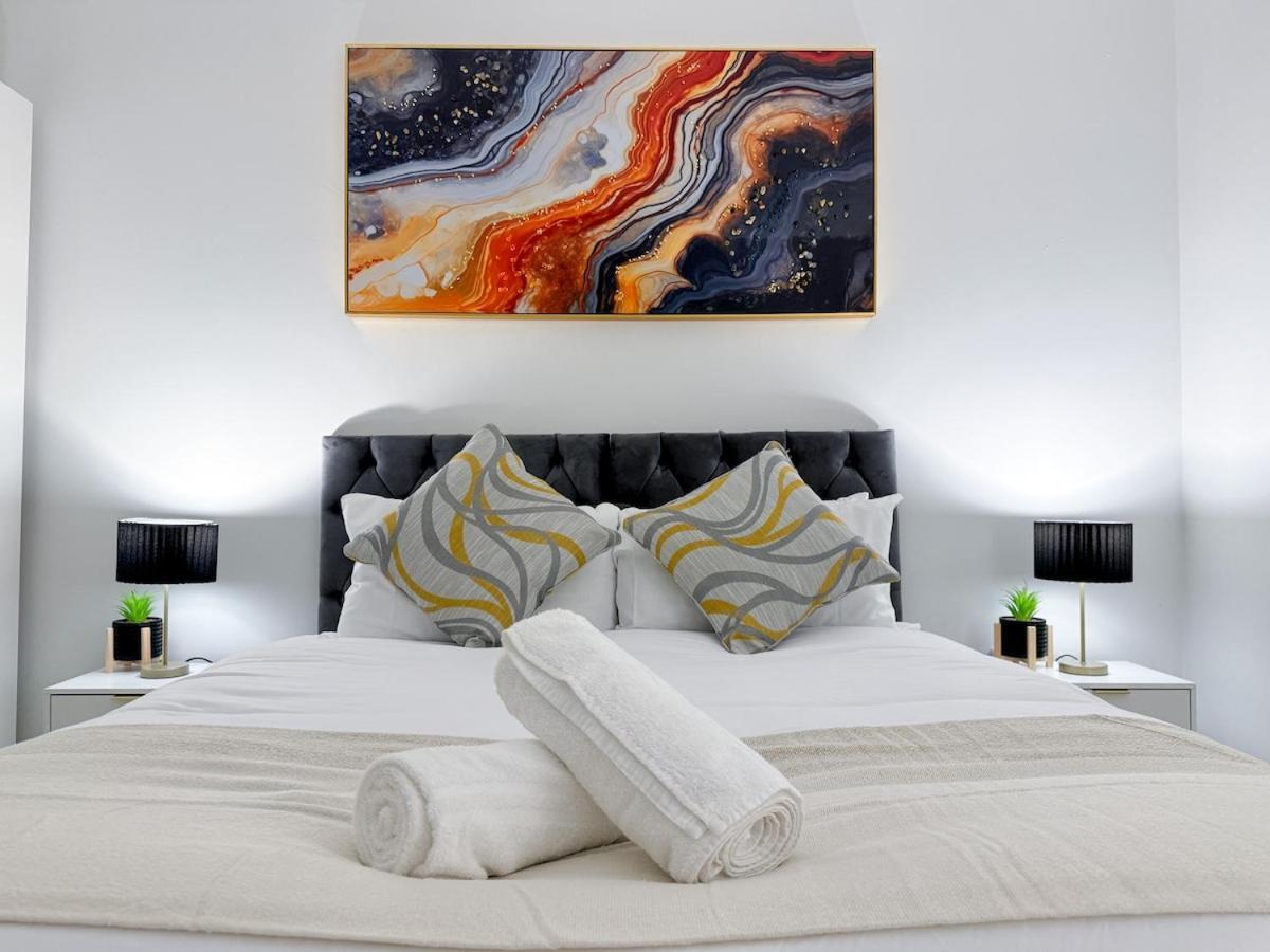 Modern & Cozy - City Centre 2-Bed Flat With Garden Apartment