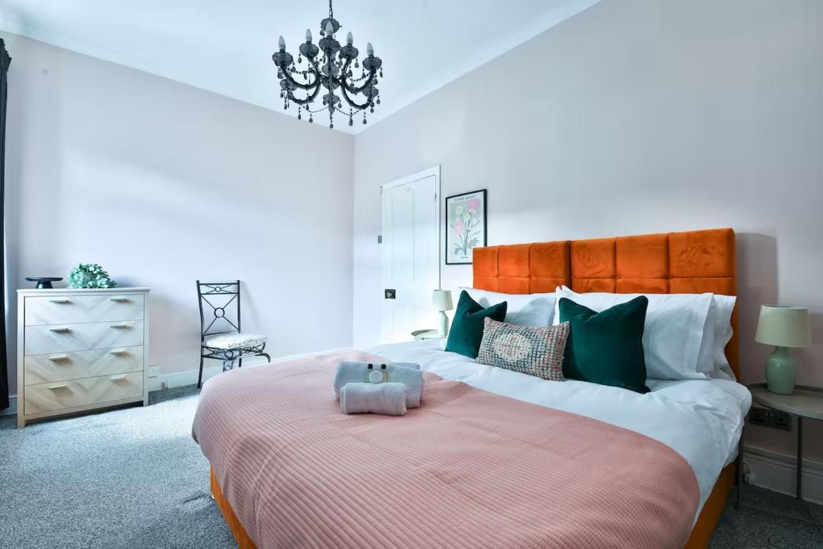 Apartment Chic 3 Bedroom House - Sleeps 8 - Close To Centre