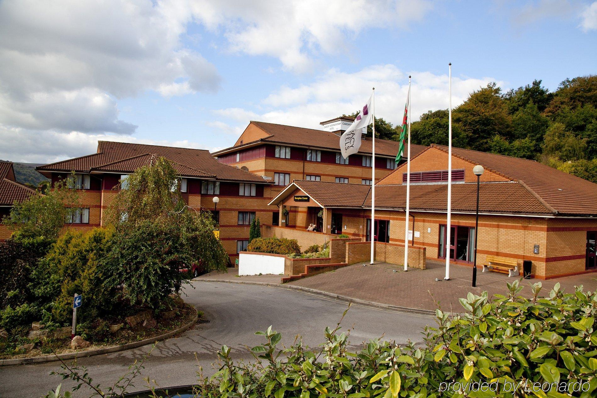 North M4 Jct 32, An Ihg 3*