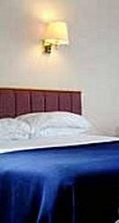 North M4 Jct 32, An Ihg Hotel 3*