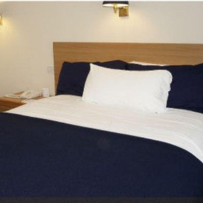 North M4 Jct 32, An Ihg 3*