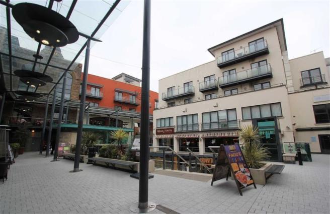 Apartment Dray Court *