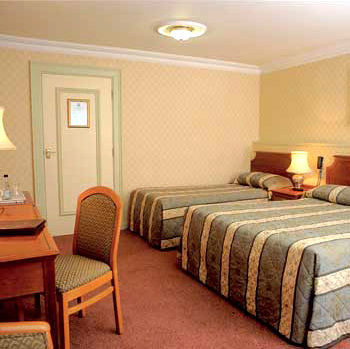 Hotel St Mellons & 3*