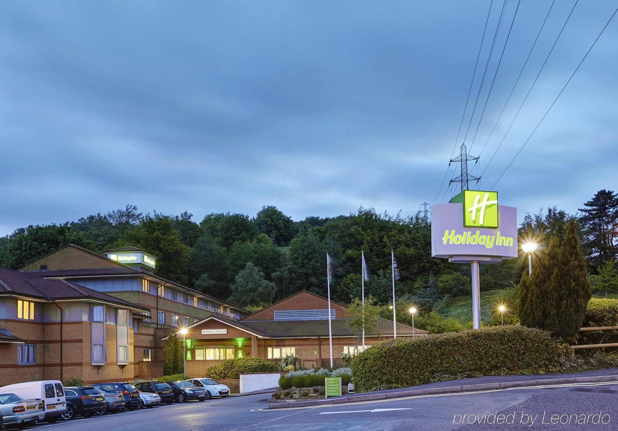 North M4 Jct 32, An Ihg