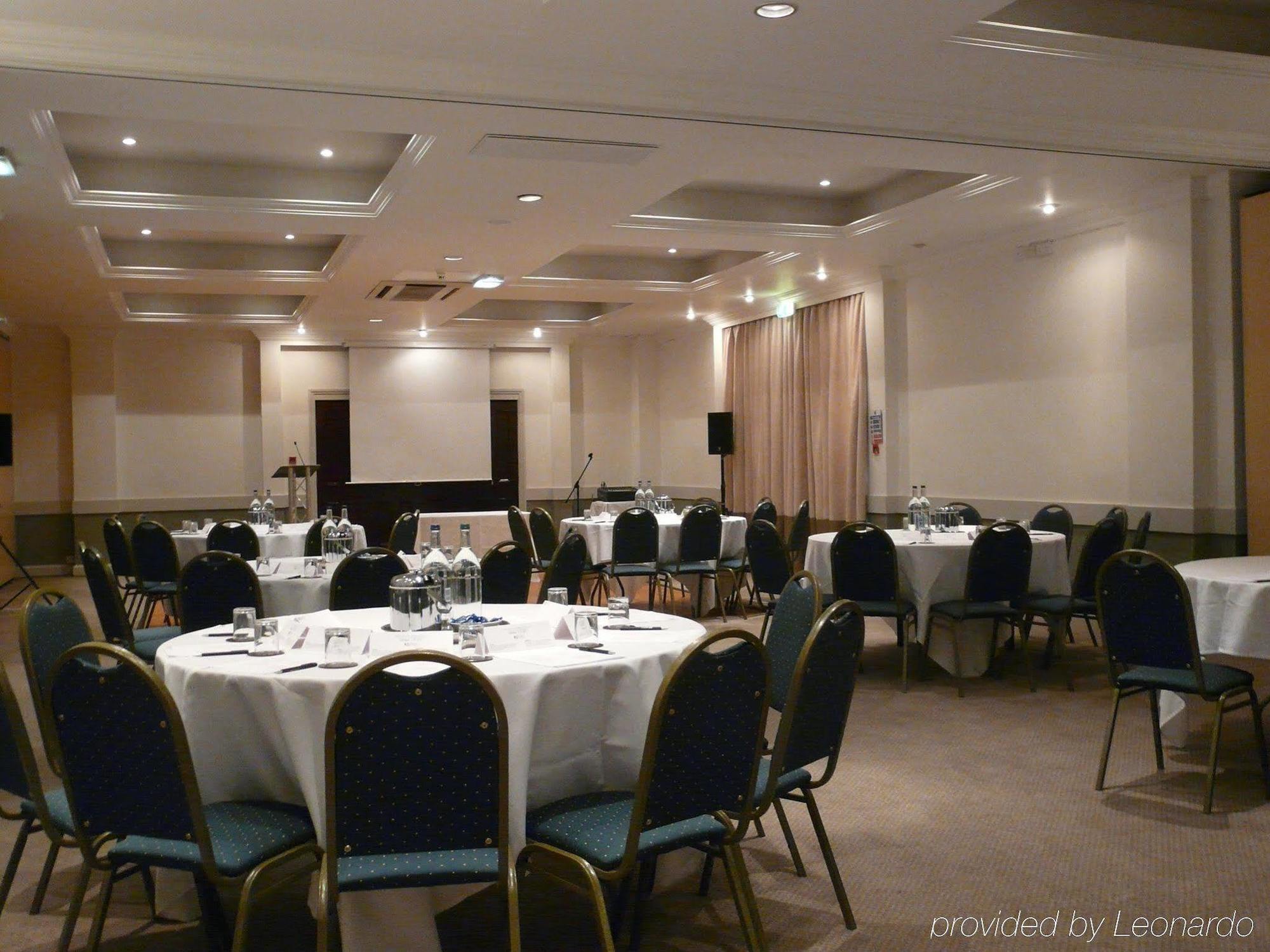 North M4 Jct 32, An Ihg Hotel 3*