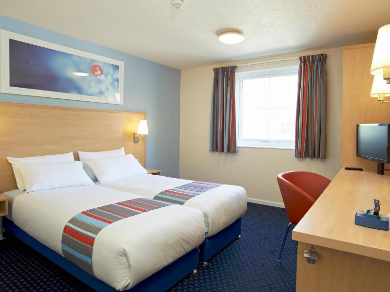 Hotel Travelodge M4 3*
