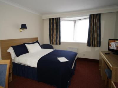 North M4 Jct 32, An Ihg 3*