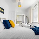 Stay In Cardiff Canton St John\'S Court Apartment