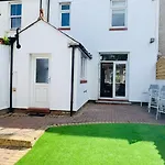 4 Bedroom House Nr Cardiff City Centre