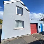 Cardiff Coach House With Hot Tub & Log Fire