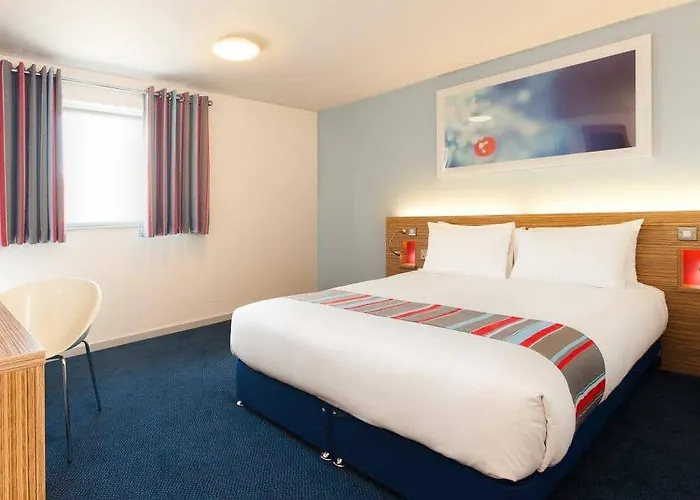Travelodge Cardiff Central Queen Street