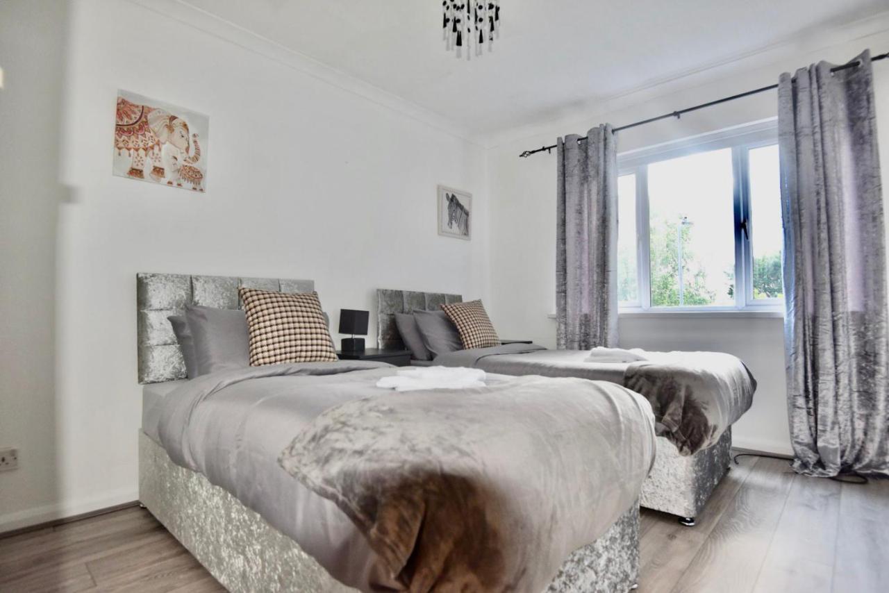 Come On In Centre Wentloog Close Sleeps Upto 6