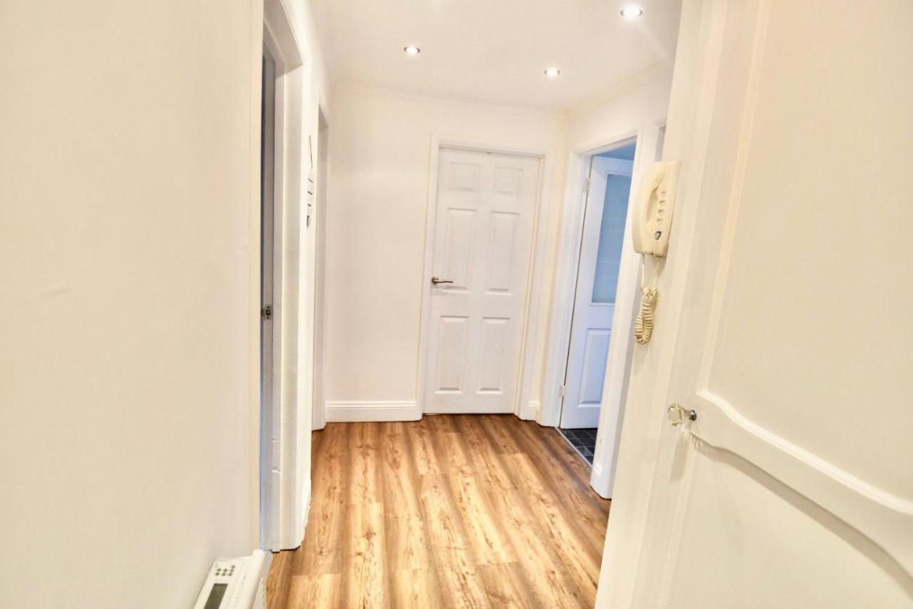 Come On In Centre Wentloog Close Sleeps Upto 6 Apartment *