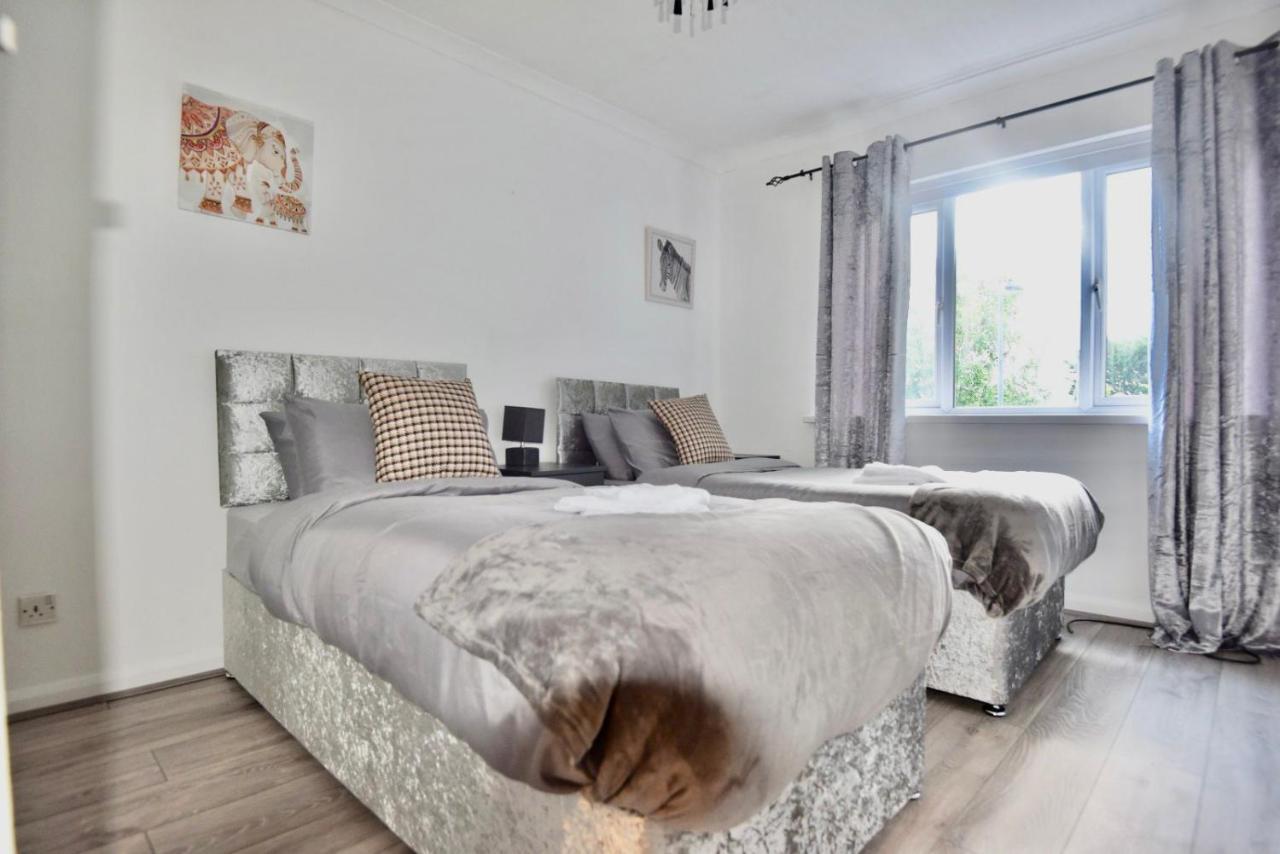 Come On In Centre Wentloog Close Sleeps Upto 6