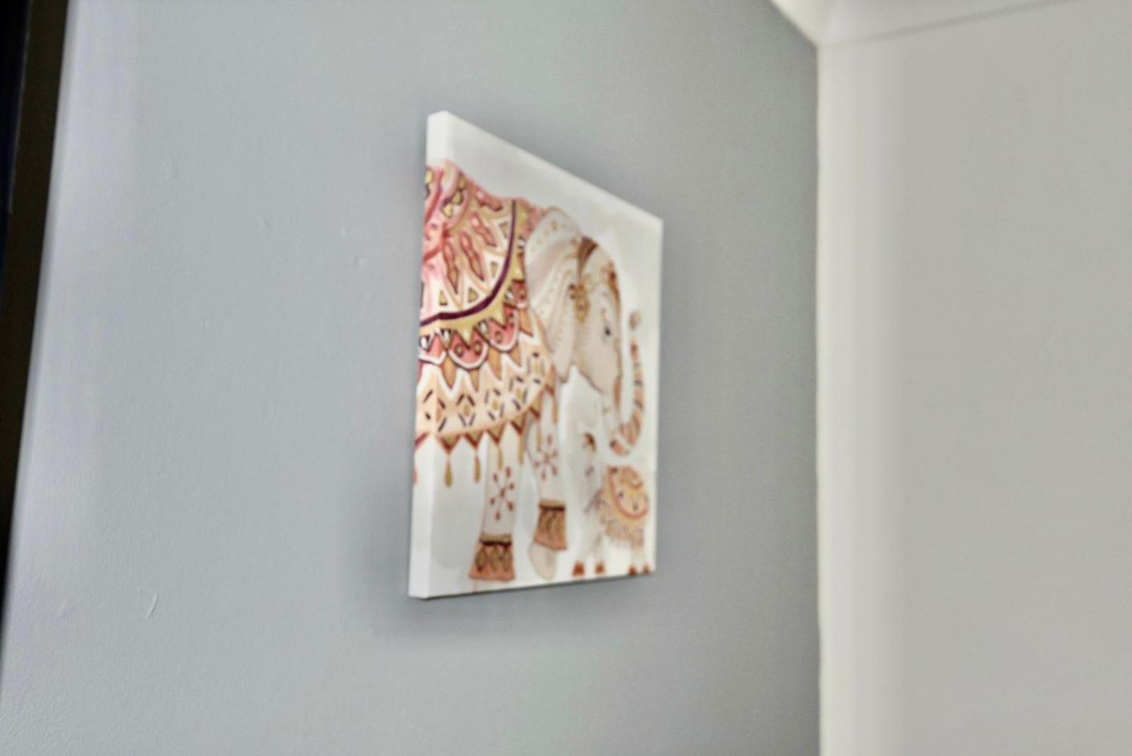 Come On In Centre Wentloog Close Sleeps Upto 6 Apartment *
