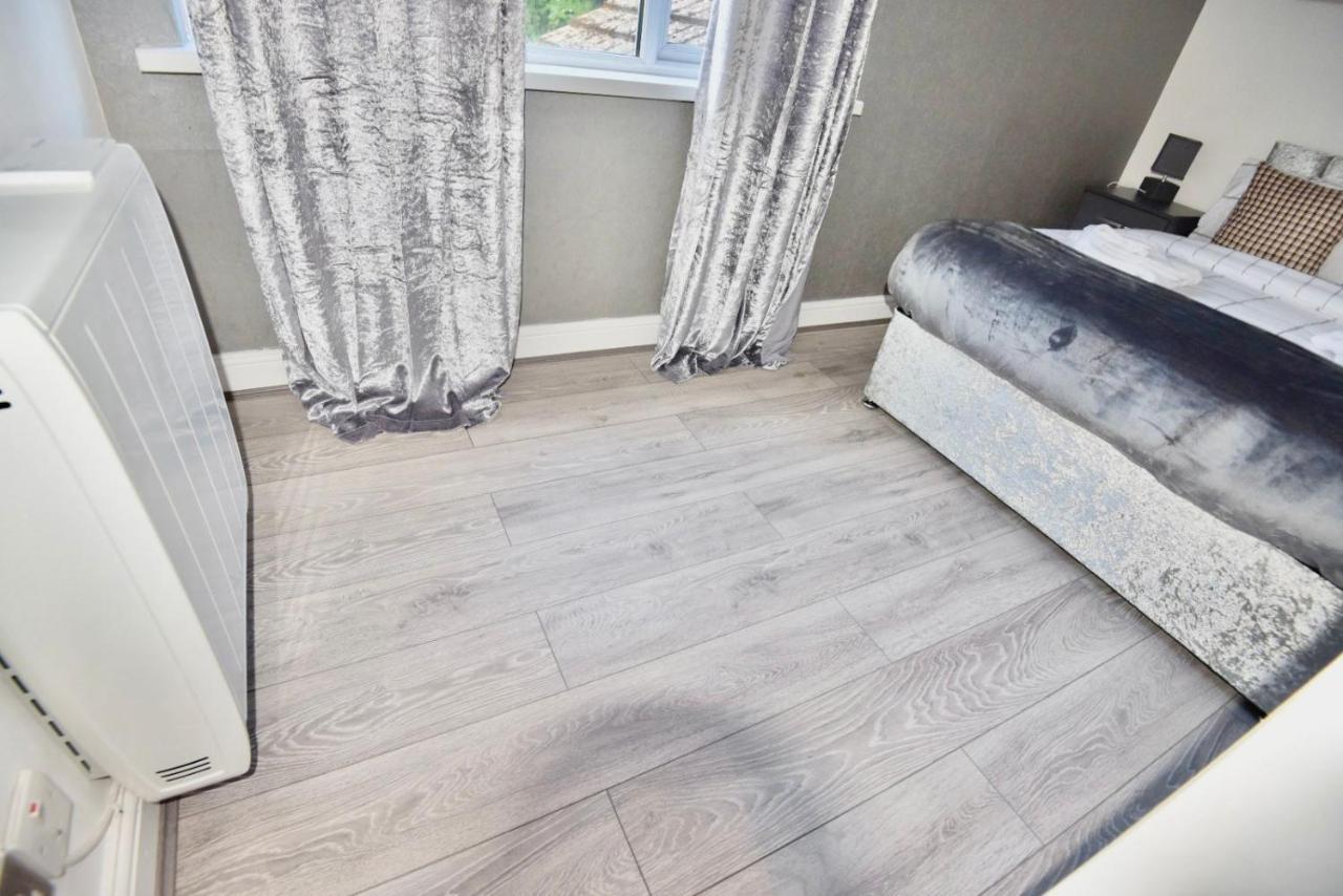 Apartment Come On In Centre Wentloog Close Sleeps Upto 6