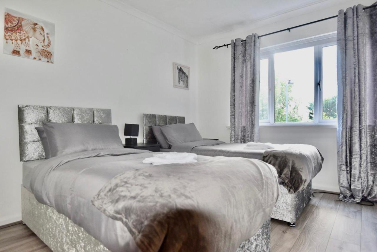 Apartment Come On In Centre Wentloog Close Sleeps Upto 6 Cardiff