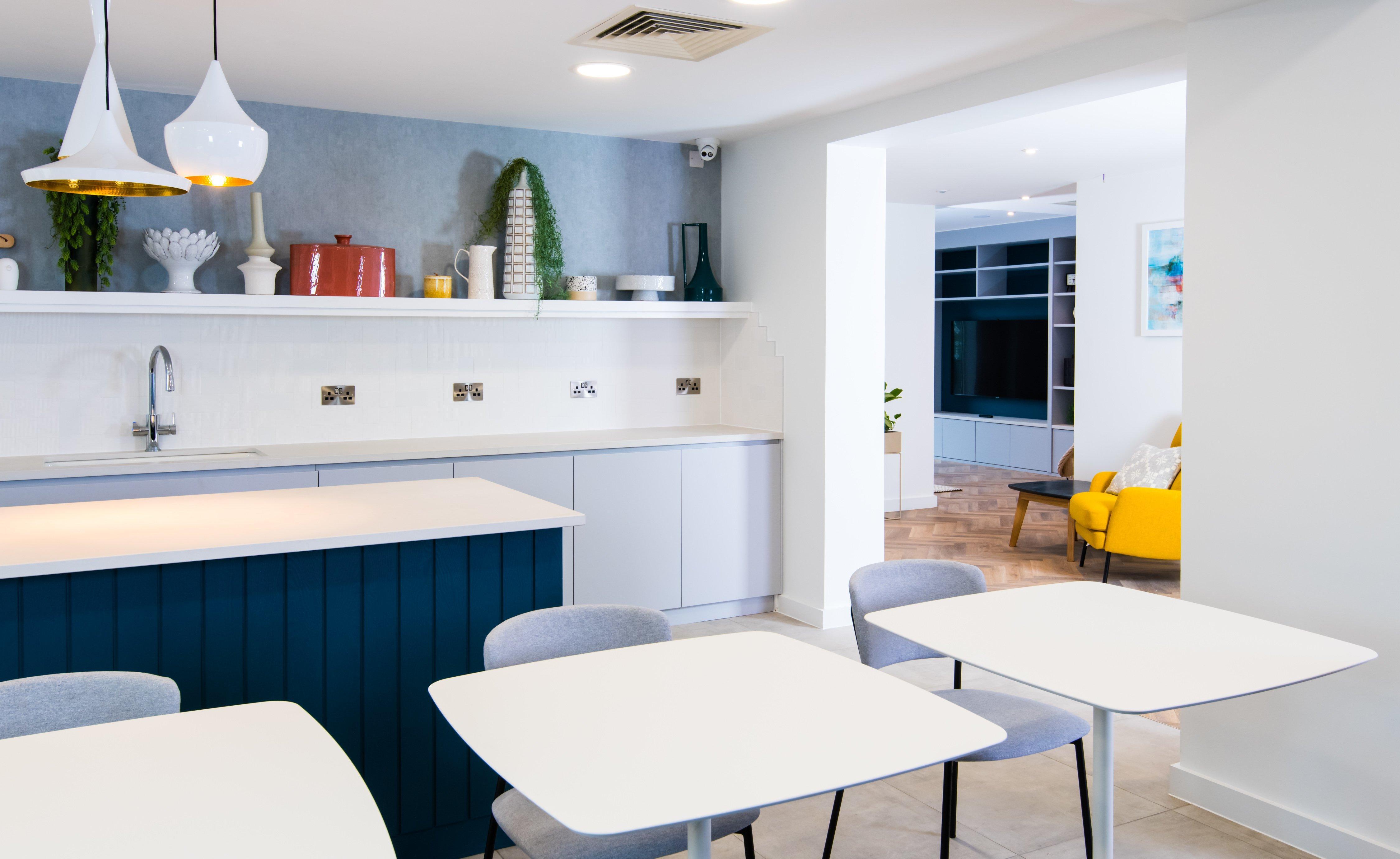 Staybridge Hotel 3*