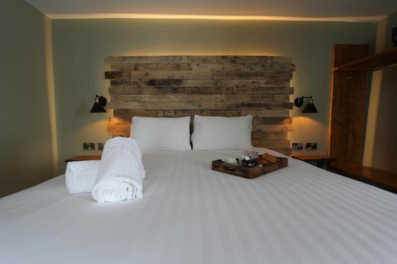 Hotel Tyr Winch *