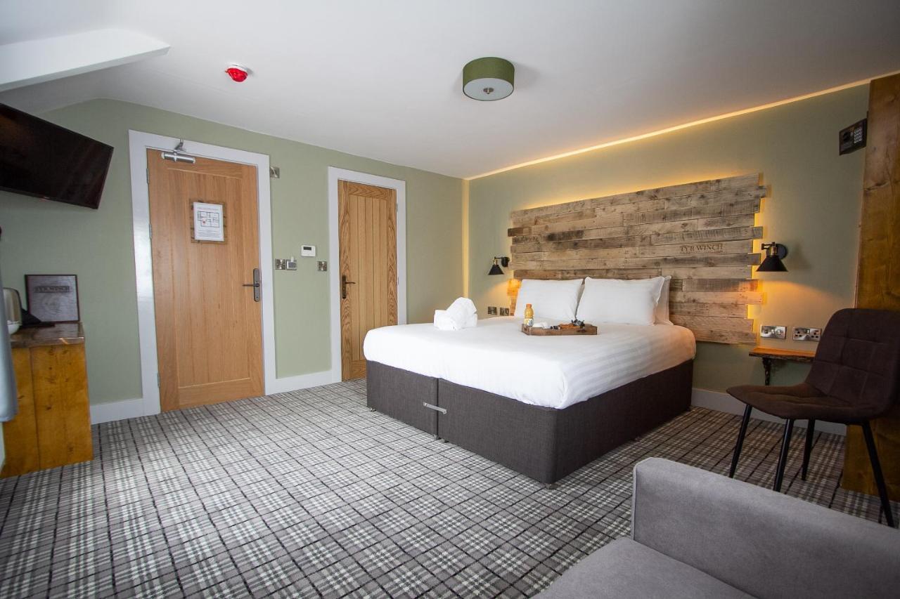 Tyr Winch Hotel *