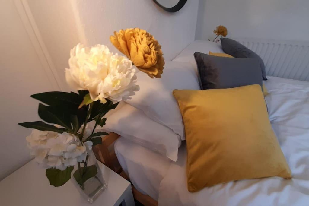 Apartment Spacious 4 Bedroom, Free Netflix, Central Location Cardiff
