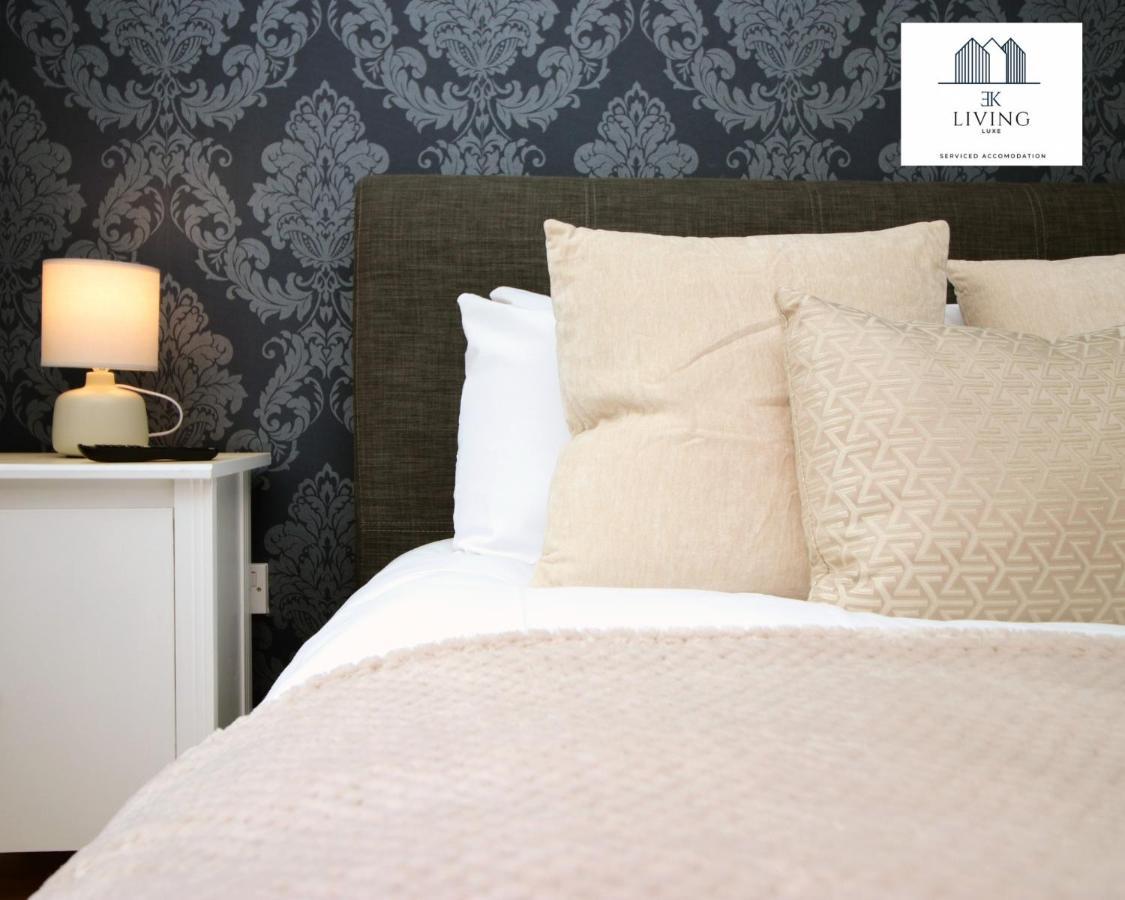 Spacious 3 Bedroom Duplex On Bay - Free Parking & Wifi By Ekliving Luxe Short Lets & Serviced Apartment