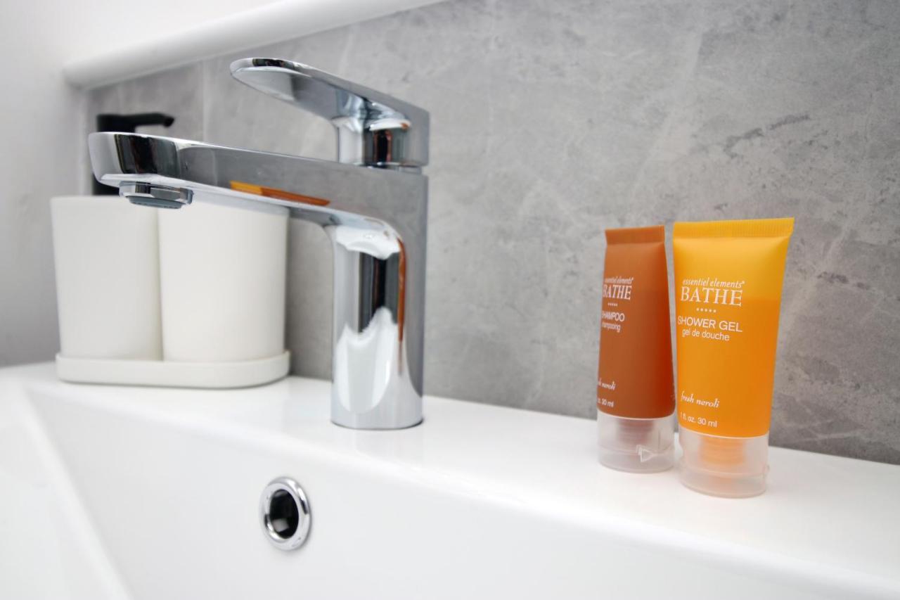 New Modern 1 Bedroom - Prime Location - By Ekliving Luxe Short Lets & Serviced - Cardiff